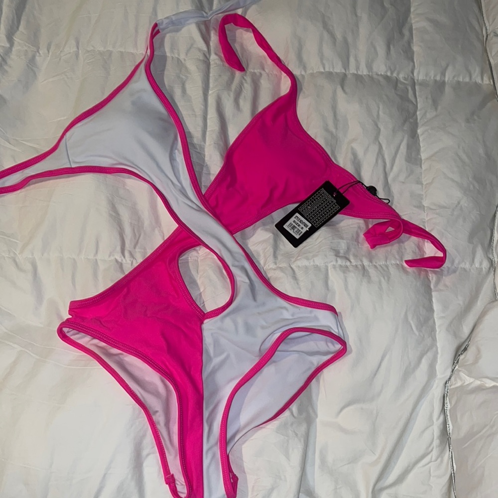 Small woman’s bathing suit new with tags